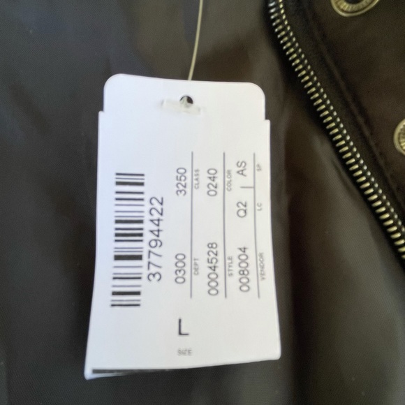 Vest - Picture 7 of 10